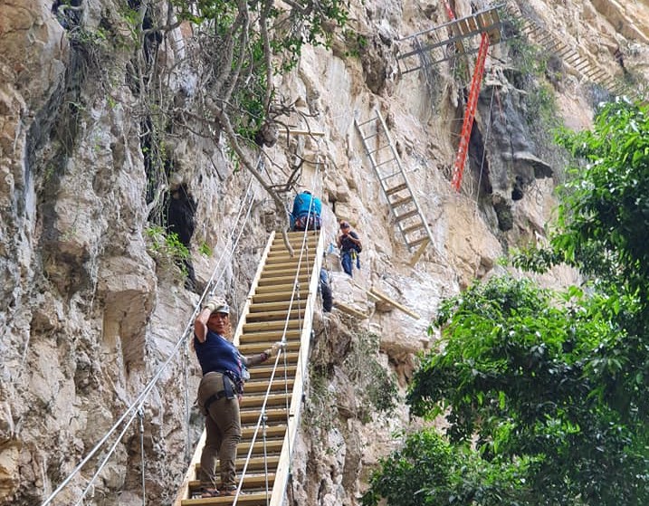 SIMA DE LAS COTORRAS Y CAÑON DE LA VENTA. Tour de aventura.